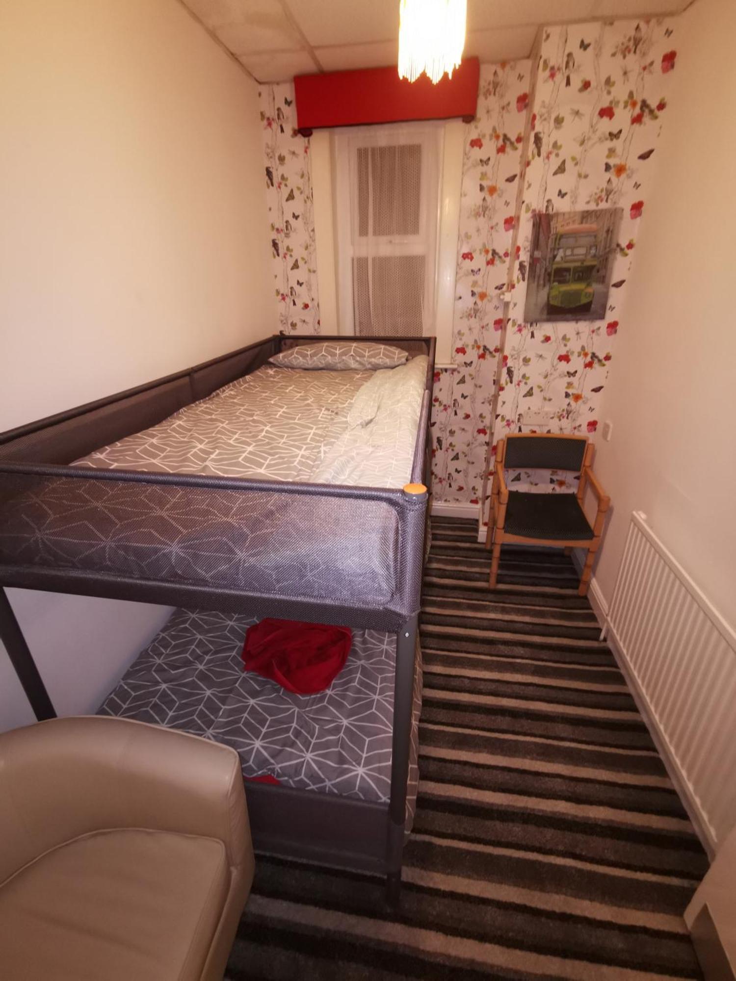 Bukhari Hotel Blackpool Pokoj fotografie